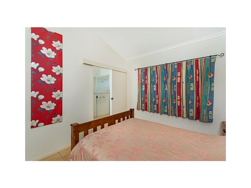 5 Kentia Street, Palm Cove QLD 4879