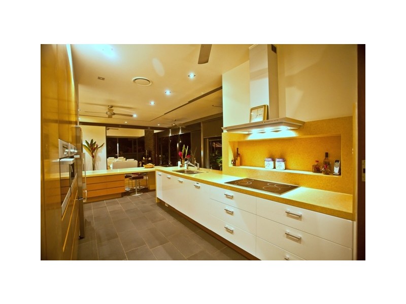 1 Argentea Boulevard, Palm Cove QLD 4879