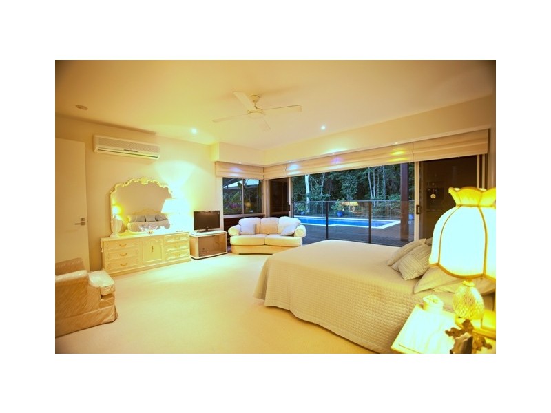 1 Argentea Boulevard, Palm Cove QLD 4879