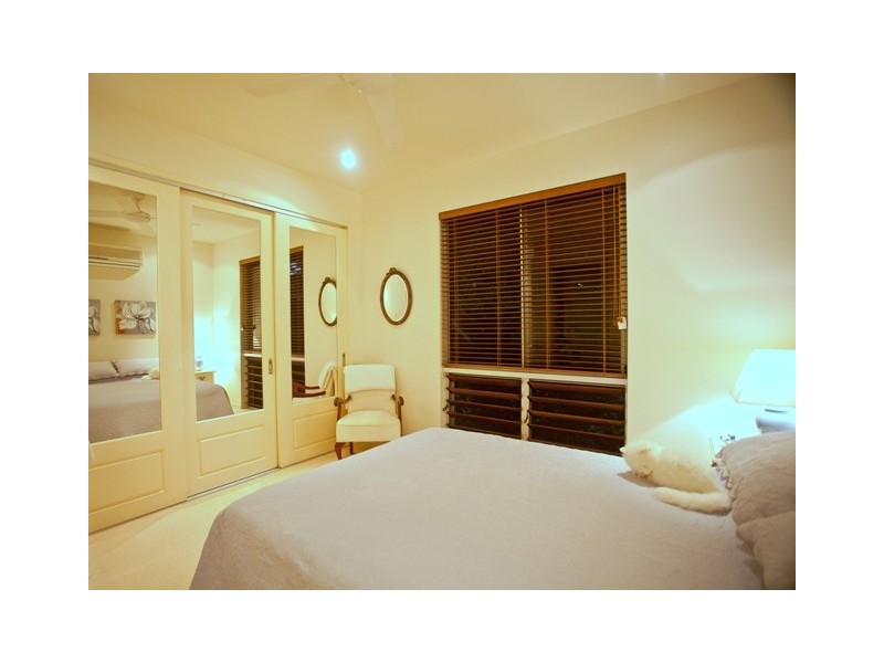 1 Argentea Boulevard, Palm Cove QLD 4879