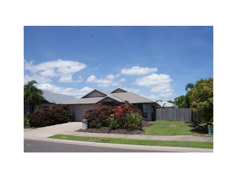 20 Moojeeba Way, Trinity Park QLD 4879