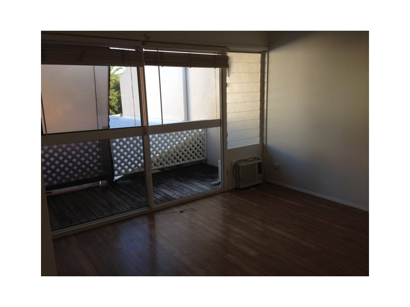 2/18 Adair Street, Yorkeys Knob QLD 4878