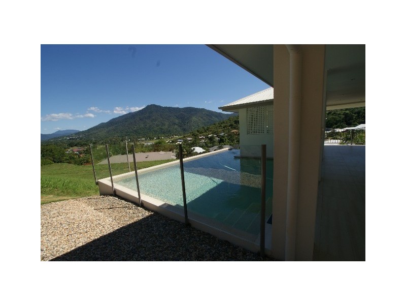 8 Wirrega Close, Caravonica QLD 4878