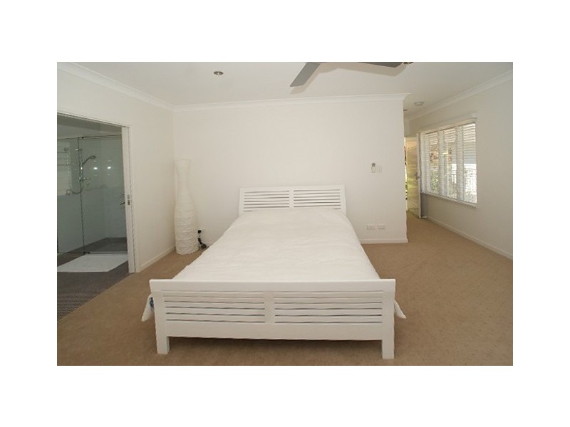 8 Wirrega Close, Caravonica QLD 4878