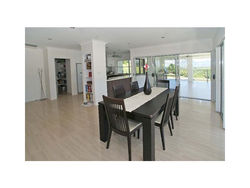 8 Wirrega Close, Caravonica QLD 4878