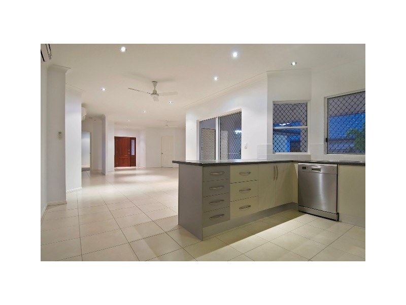 26 Hideaway Close, Palm Cove QLD 4879