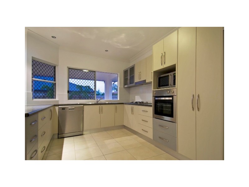 26 Hideaway Close, Palm Cove QLD 4879