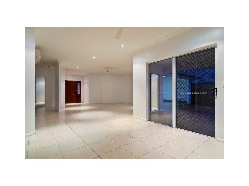 26 Hideaway Close, Palm Cove QLD 4879