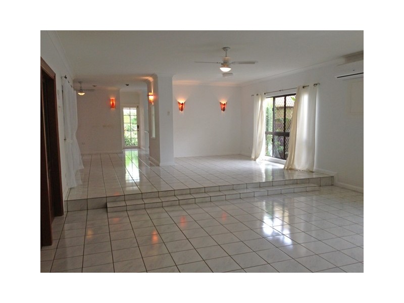 12 Hagen Close, Trinity Beach QLD 4879