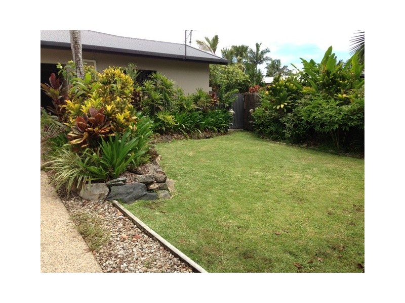 12 Hagen Close, Trinity Beach QLD 4879