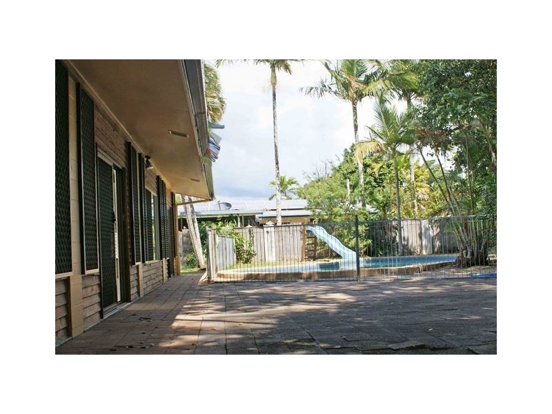10 Debbie Street, Trinity Park QLD 4879