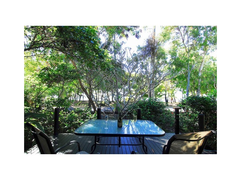 95-99 Upolu Esplanade, Clifton Beach QLD 4879