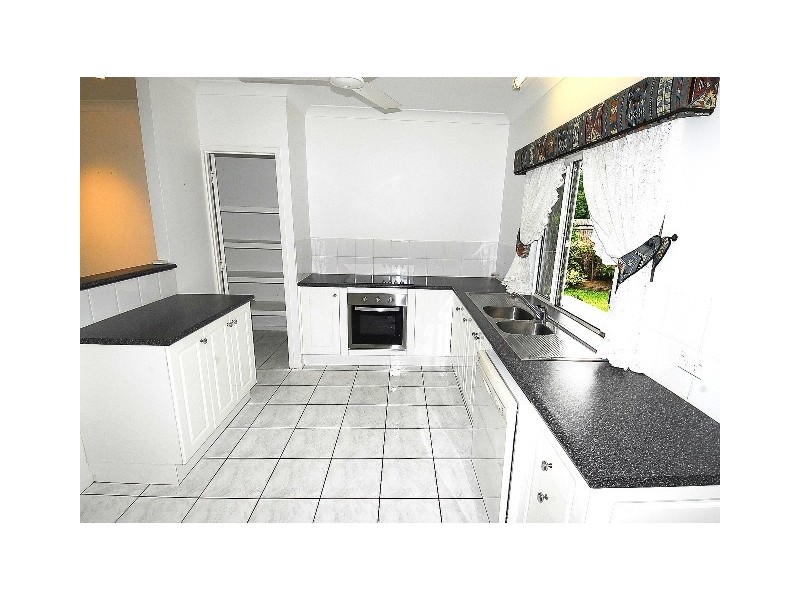 4 Whale Close, Kewarra Beach QLD 4879
