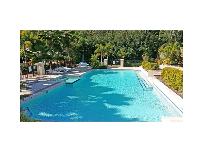 5 Arlington Esplanade, Clifton Beach QLD 4879