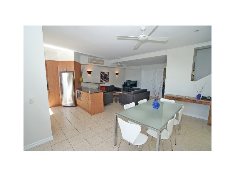 5 Arlington Esplanade, Clifton Beach QLD 4879