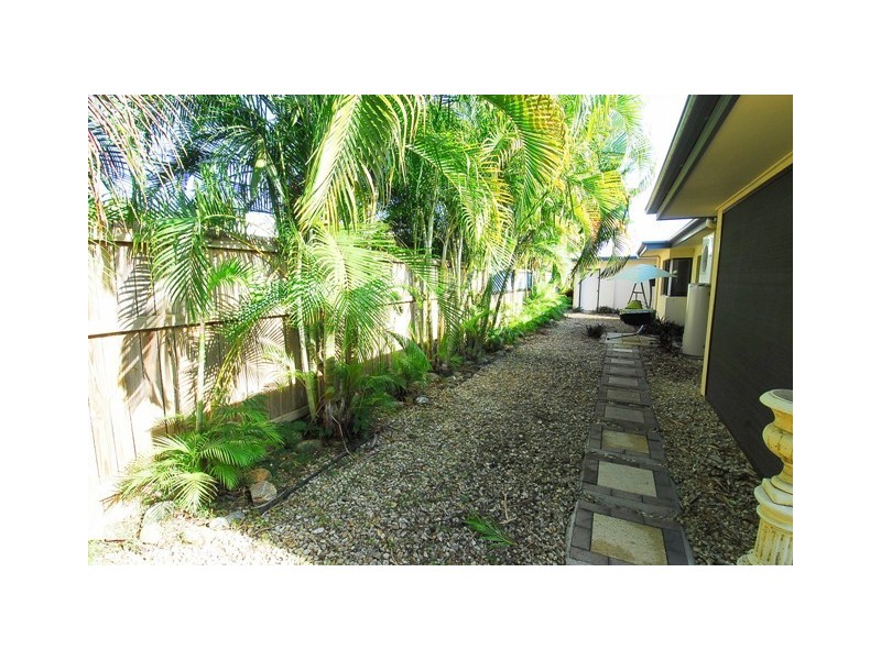 1 Venice Close, Kewarra Beach QLD 4879