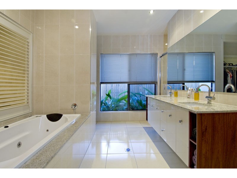 11 Ragamuffin Quay, Trinity Park QLD 4879