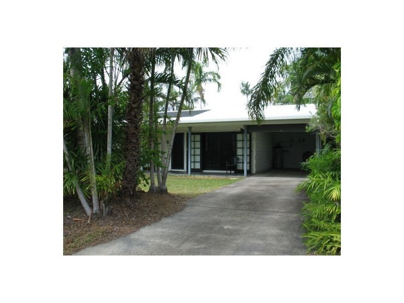 8 Queenscliff Close, Kewarra Beach QLD 4879