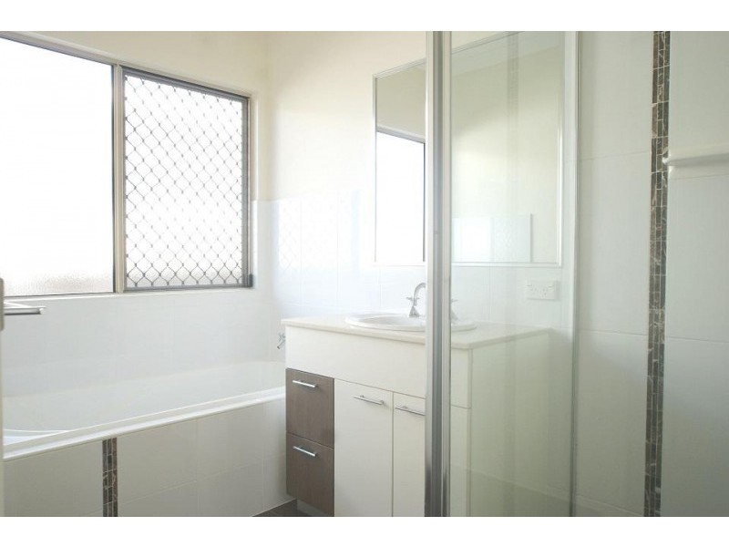 10 Icefire Quay, Trinity Park QLD 4879