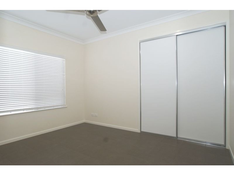 10 Icefire Quay, Trinity Park QLD 4879