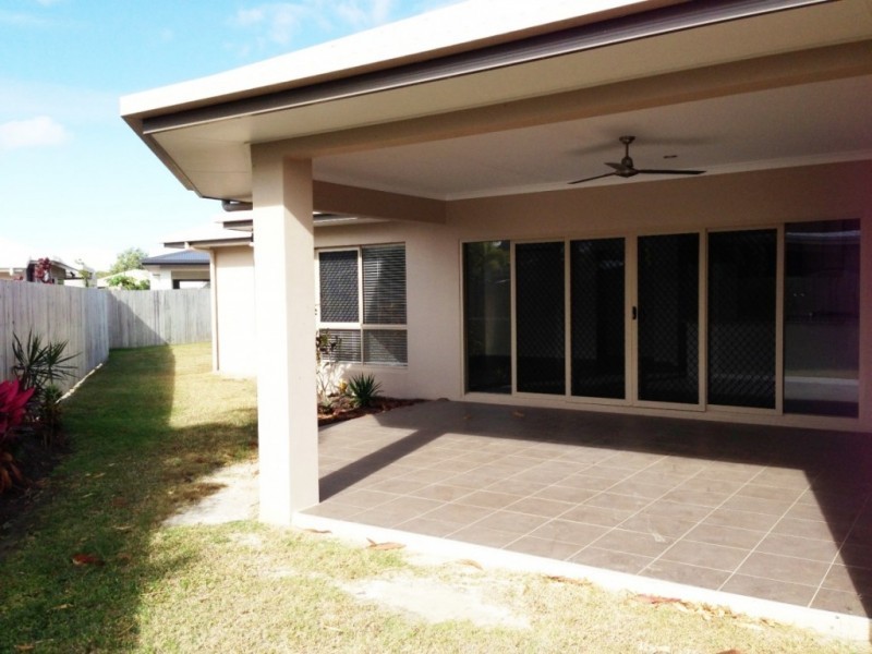 10 Icefire Quay, Trinity Park QLD 4879
