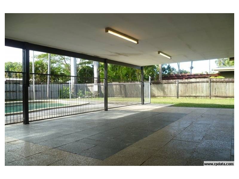 12 Mahogany Street, Manoora QLD 4870