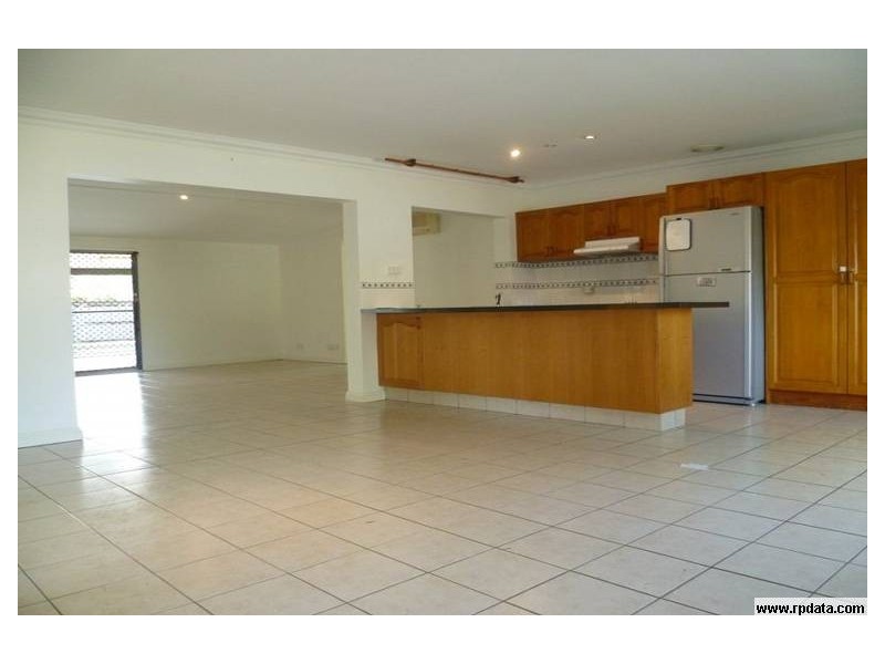12 Mahogany Street, Manoora QLD 4870