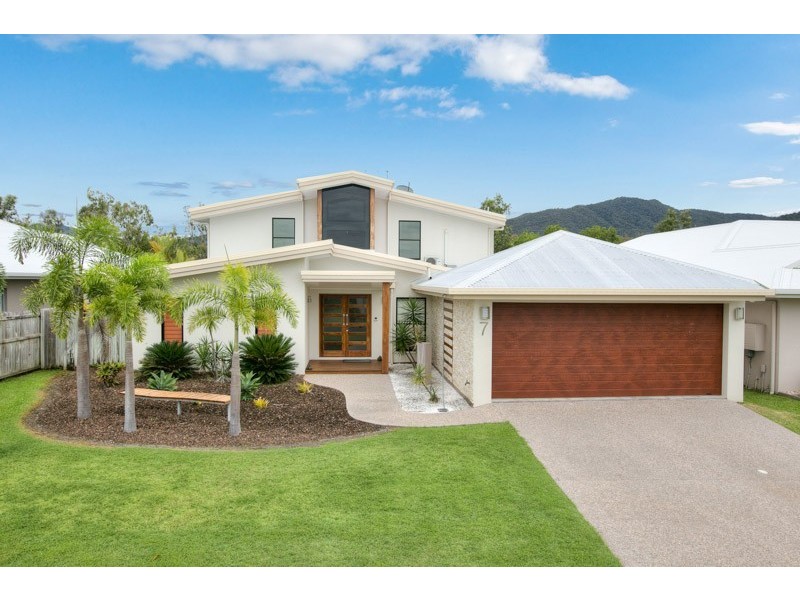 7 Icefire Quay, Trinity Park QLD 4879