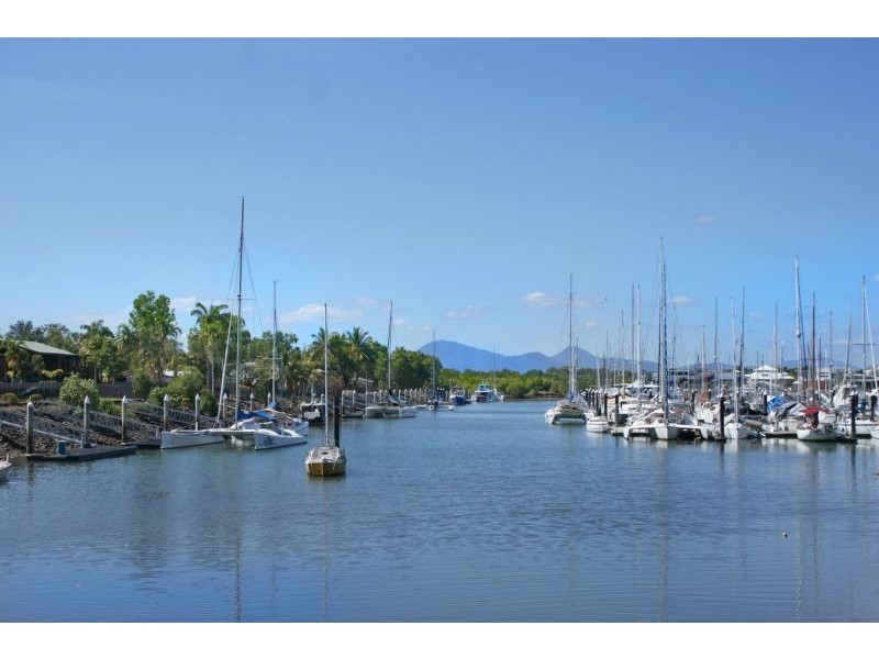 7 Icefire Quay, Trinity Park QLD 4879