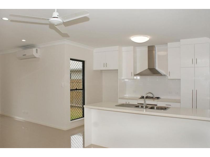 8 Ewan Glen, Trinity Park QLD 4879