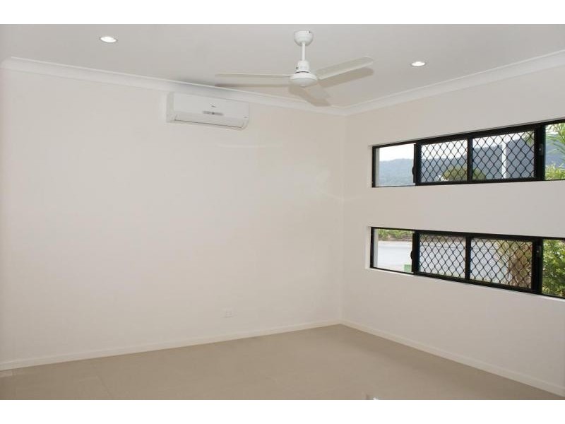 8 Ewan Glen, Trinity Park QLD 4879