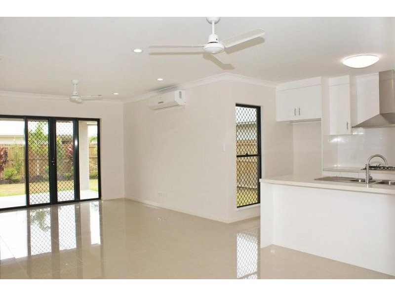 8 Ewan Glen, Trinity Park QLD 4879