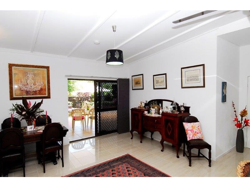 4 Madang Street, Trinity Beach QLD 4879