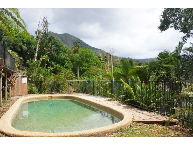 4 Marcia Close, Smithfield QLD 4878