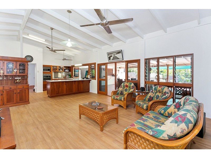 45 Terebra Street, Palm Cove QLD 4879
