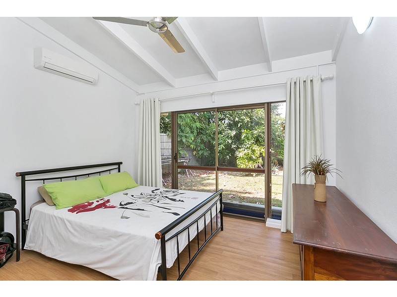45 Terebra Street, Palm Cove QLD 4879