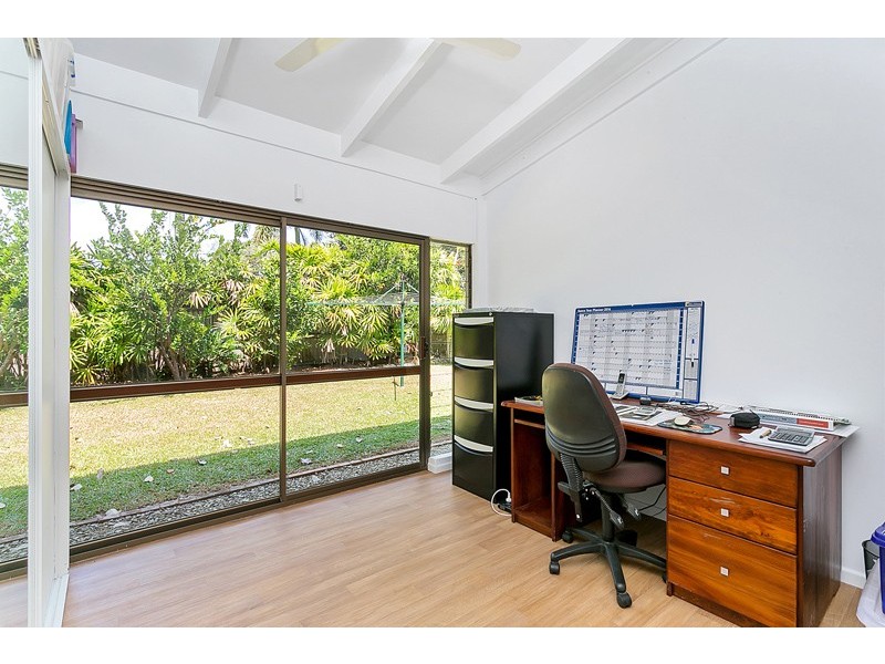 45 Terebra Street, Palm Cove QLD 4879