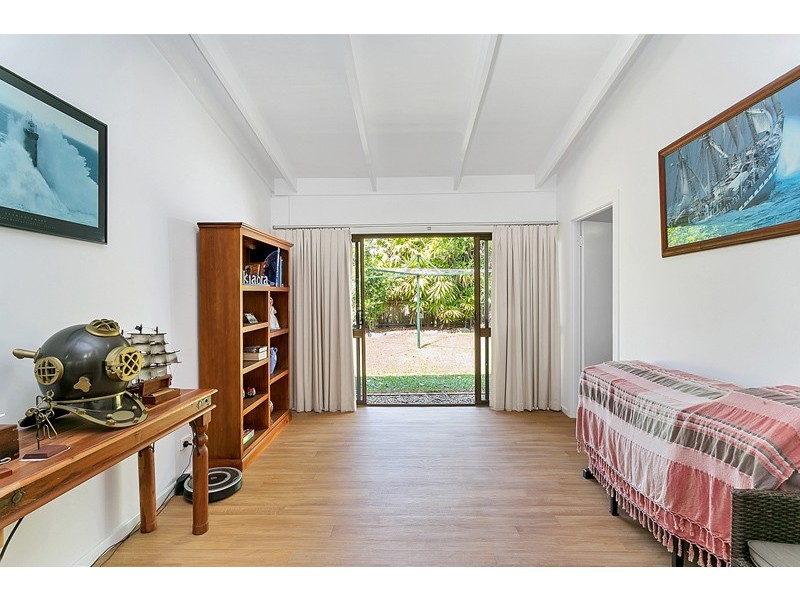 45 Terebra Street, Palm Cove QLD 4879