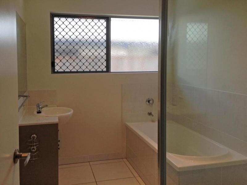 34 St Crispin Street, Clifton Beach QLD 4879