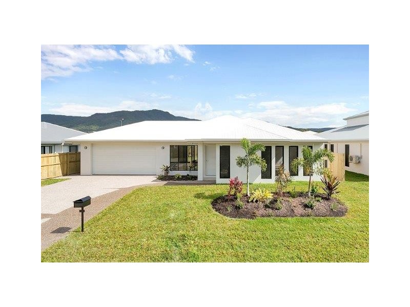 10 Kingsborough Pass, Trinity Park QLD 4879