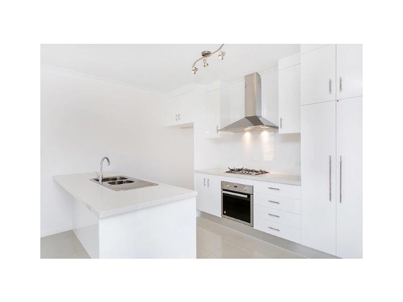 10 Kingsborough Pass, Trinity Park QLD 4879