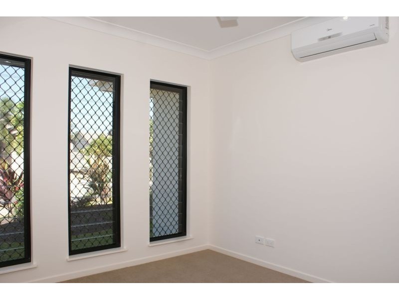 10 Kingsborough Pass, Trinity Park QLD 4879