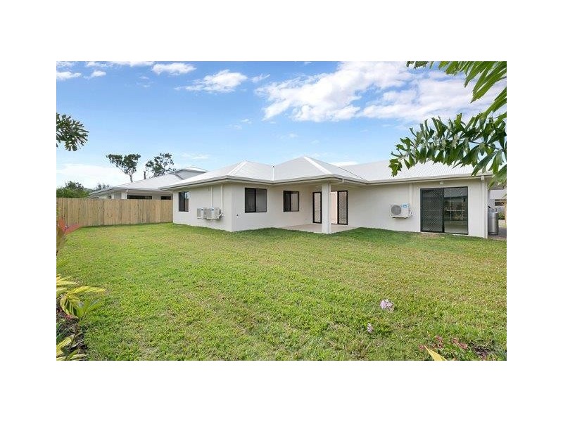 10 Kingsborough Pass, Trinity Park QLD 4879