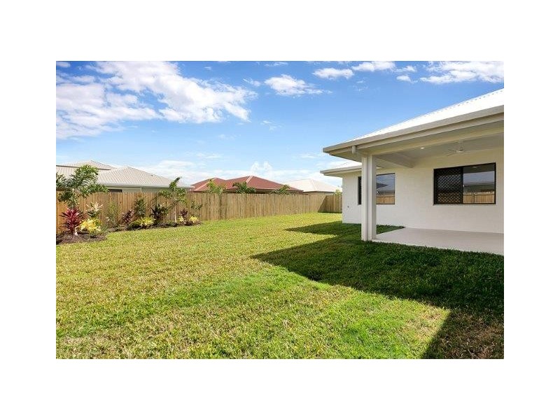 10 Kingsborough Pass, Trinity Park QLD 4879