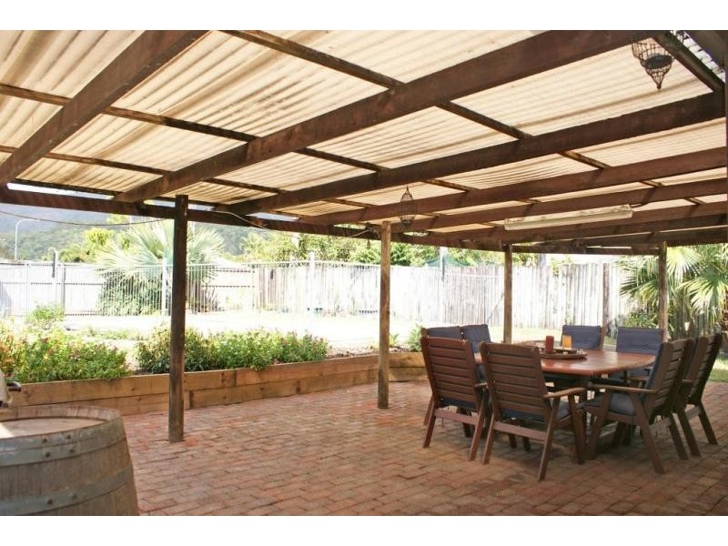9 Kimberley St, Trinity Park QLD 4879