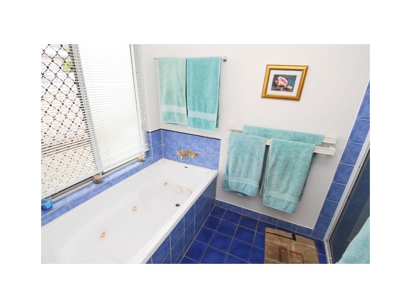 4 Parkinson Avenue, Kewarra Beach QLD 4879