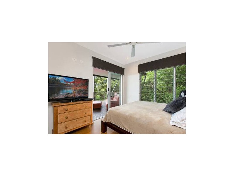 31 Savaii Close, Palm Cove QLD 4879