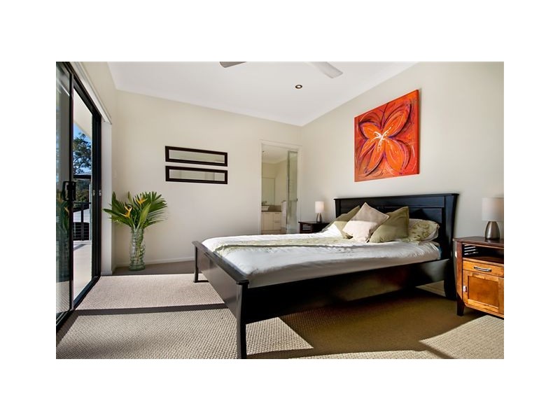 82 Harbour Dve, Trinity Park QLD 4879