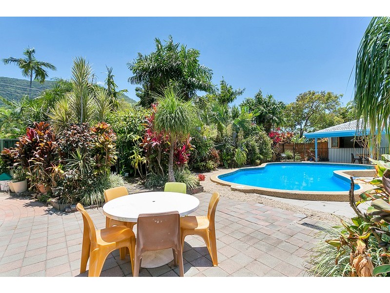 51 Terebra Street, Palm Cove QLD 4879