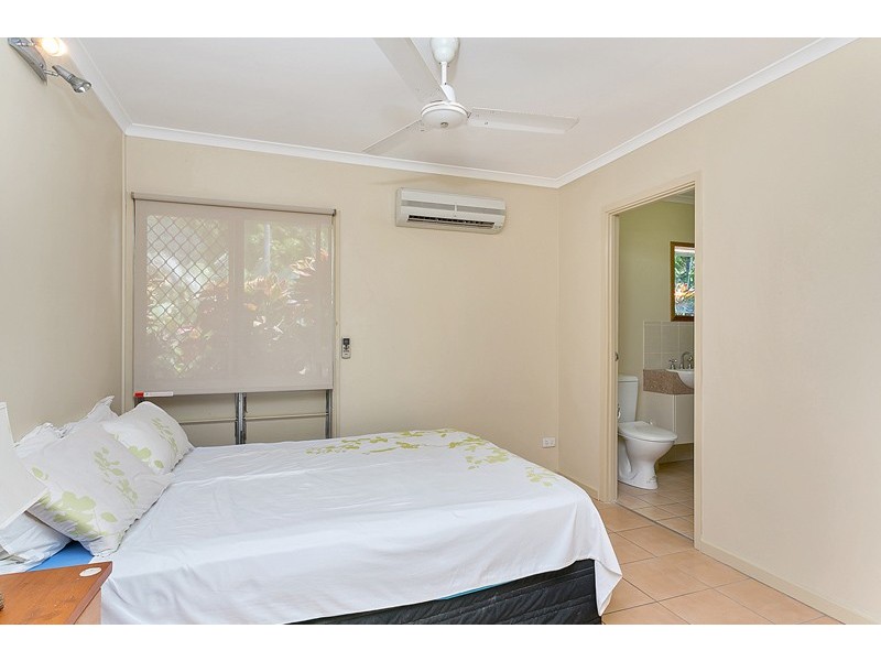 51 Terebra Street, Palm Cove QLD 4879